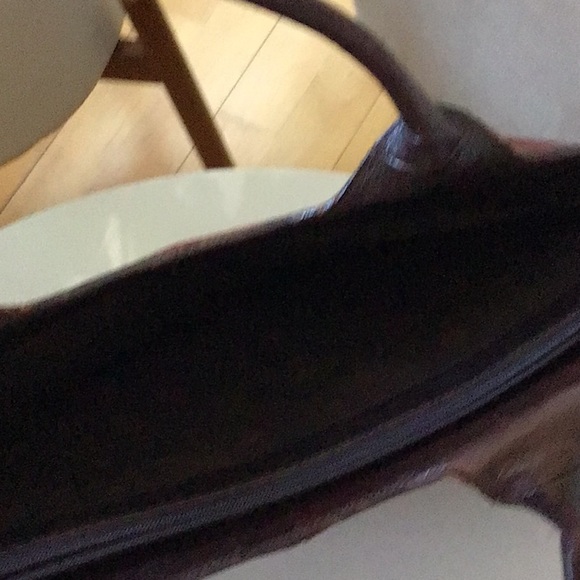 Dark red, tortoise patterned textured leather bag - Picture 2 of 2